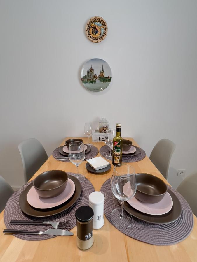 Schoene Helle & Gemuetliche Wohnung In Altstadtnaehe Erfurt Rum bild