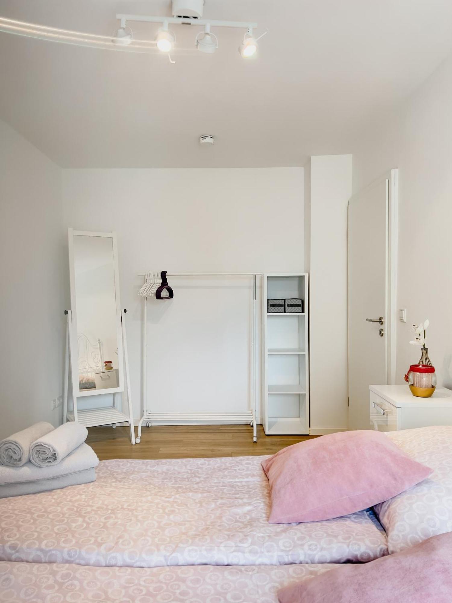 Schoene Helle & Gemuetliche Wohnung In Altstadtnaehe Erfurt Rum bild